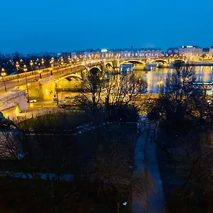 Over The Danube Apartment Budapest